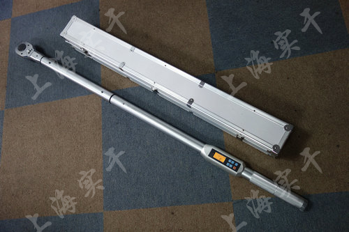 ���@Ť������